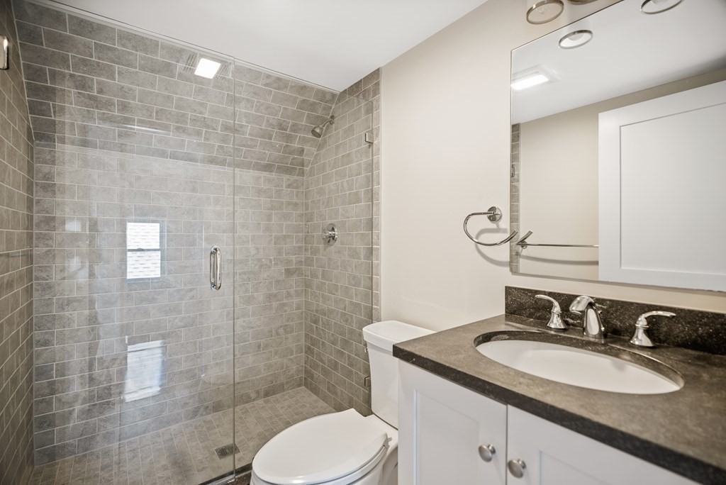 Everett, Massachusetts 02149, United States, 4 Bedrooms Bedrooms, ,2 BathroomsBathrooms,Residential,Active,114783