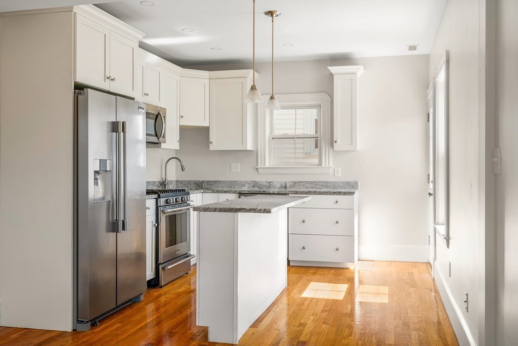 Everett, Massachusetts 02149, United States, 4 Bedrooms Bedrooms, ,2 BathroomsBathrooms,Residential,Active,114783