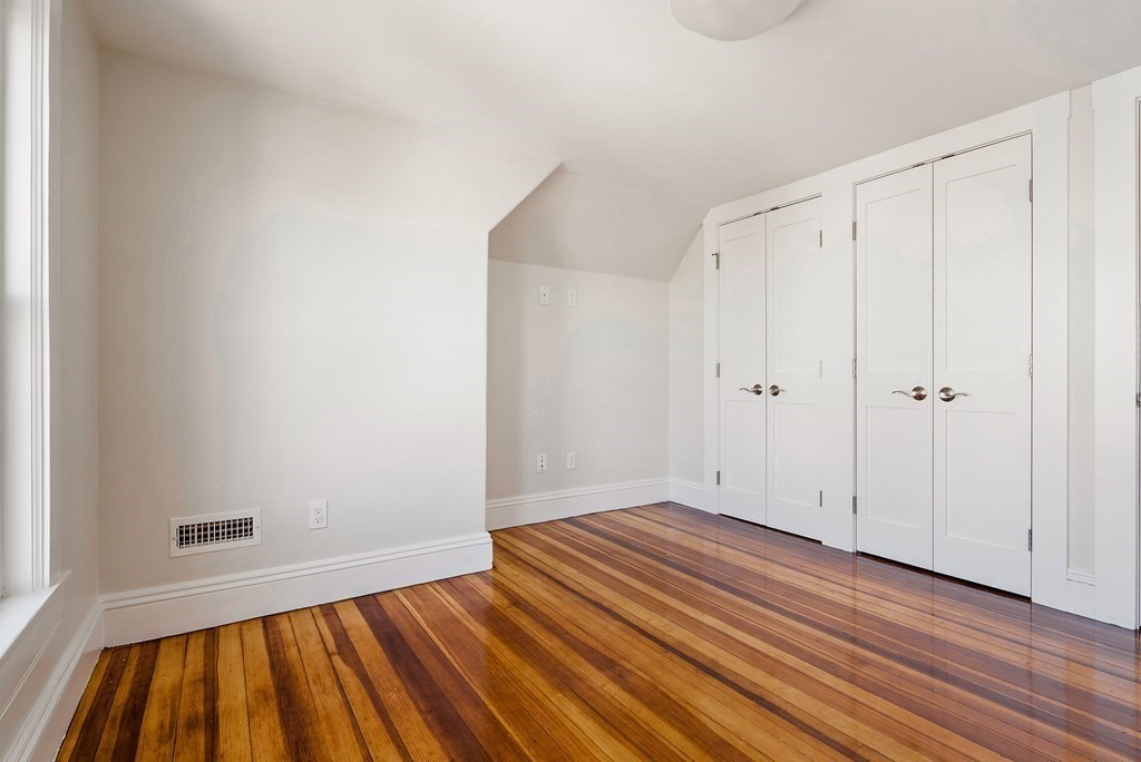 Everett, Massachusetts 02149, United States, 4 Bedrooms Bedrooms, ,2 BathroomsBathrooms,Residential,Active,114783