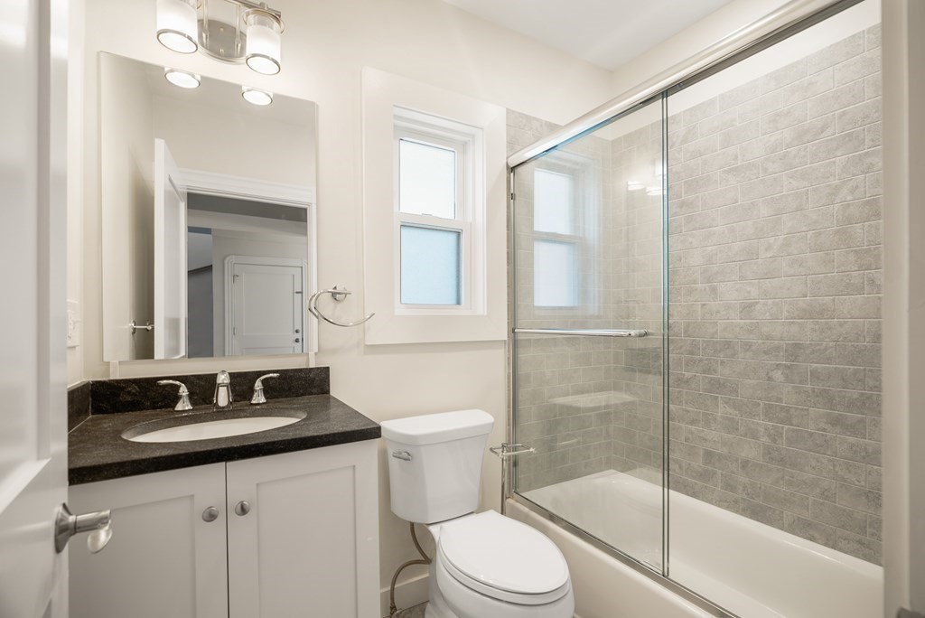 Everett, Massachusetts 02149, United States, 4 Bedrooms Bedrooms, ,2 BathroomsBathrooms,Residential,Active,114783