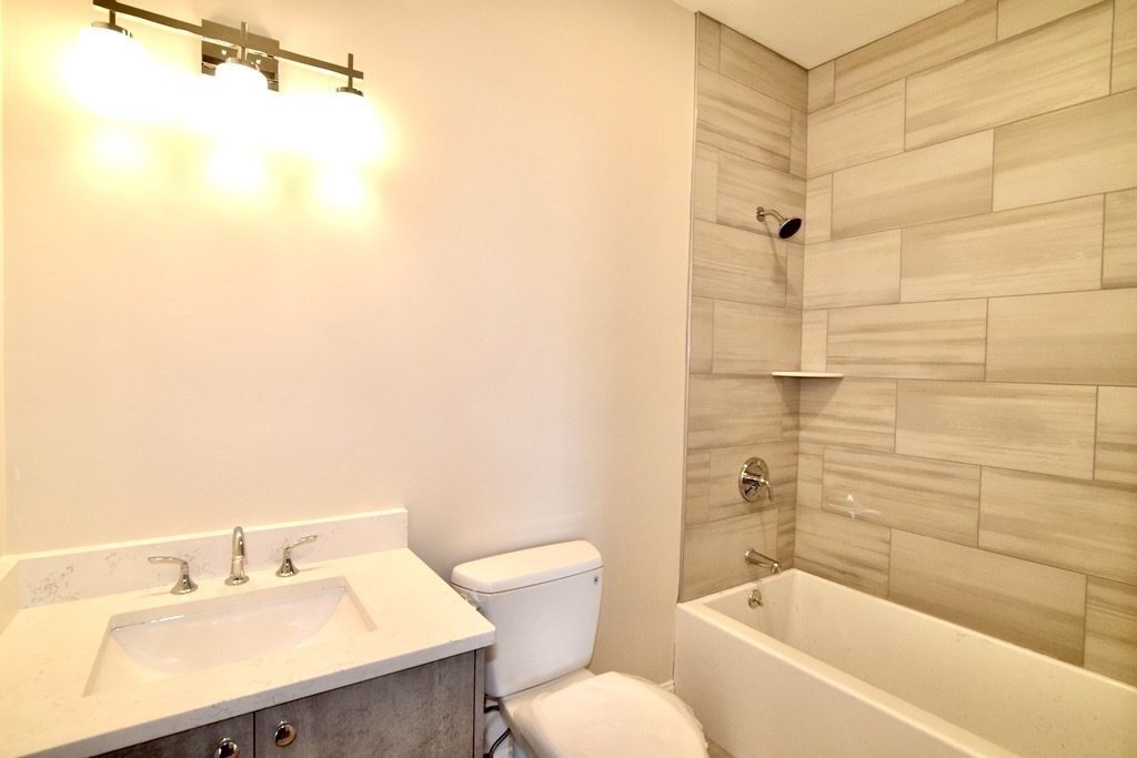 601 Washington Street 4