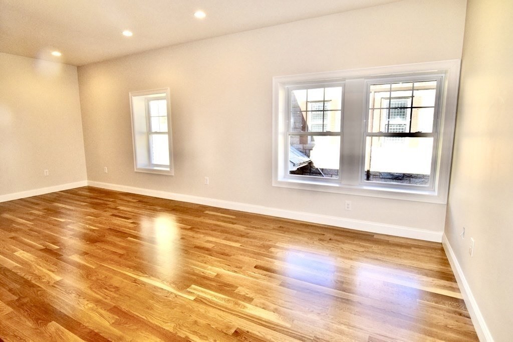 601 Washington Street 4