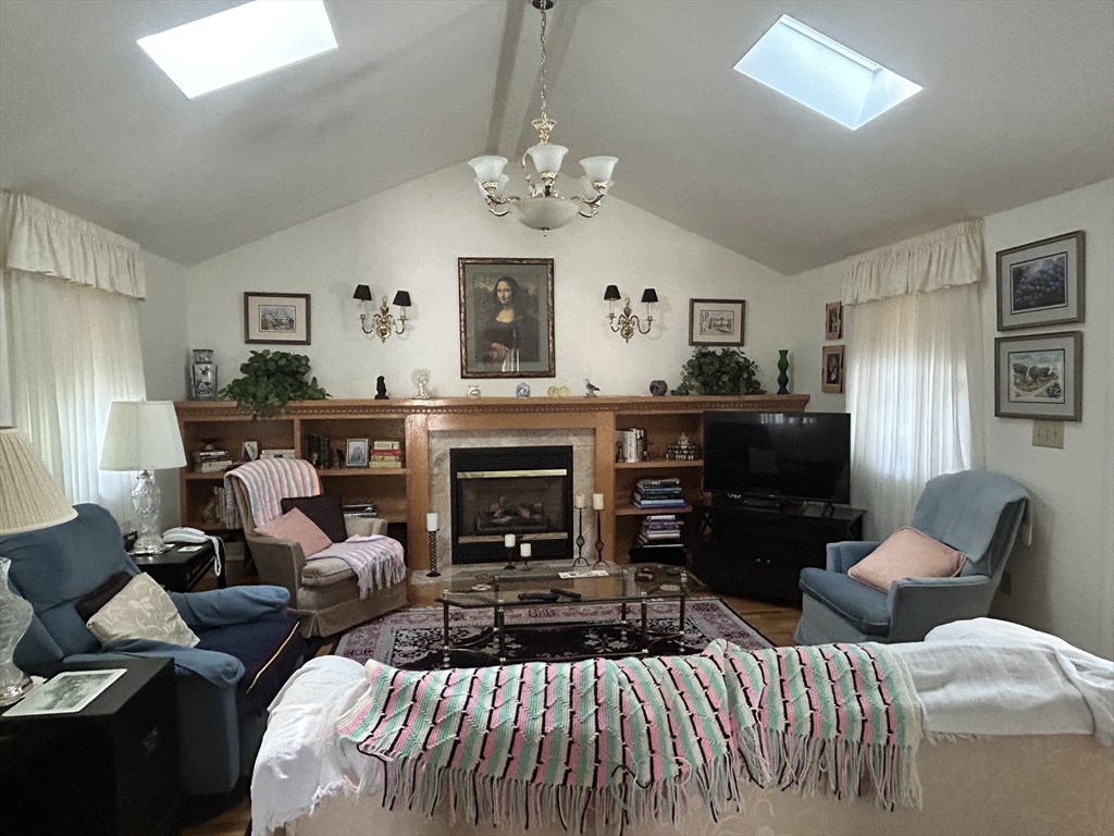 21 Trinity Dr