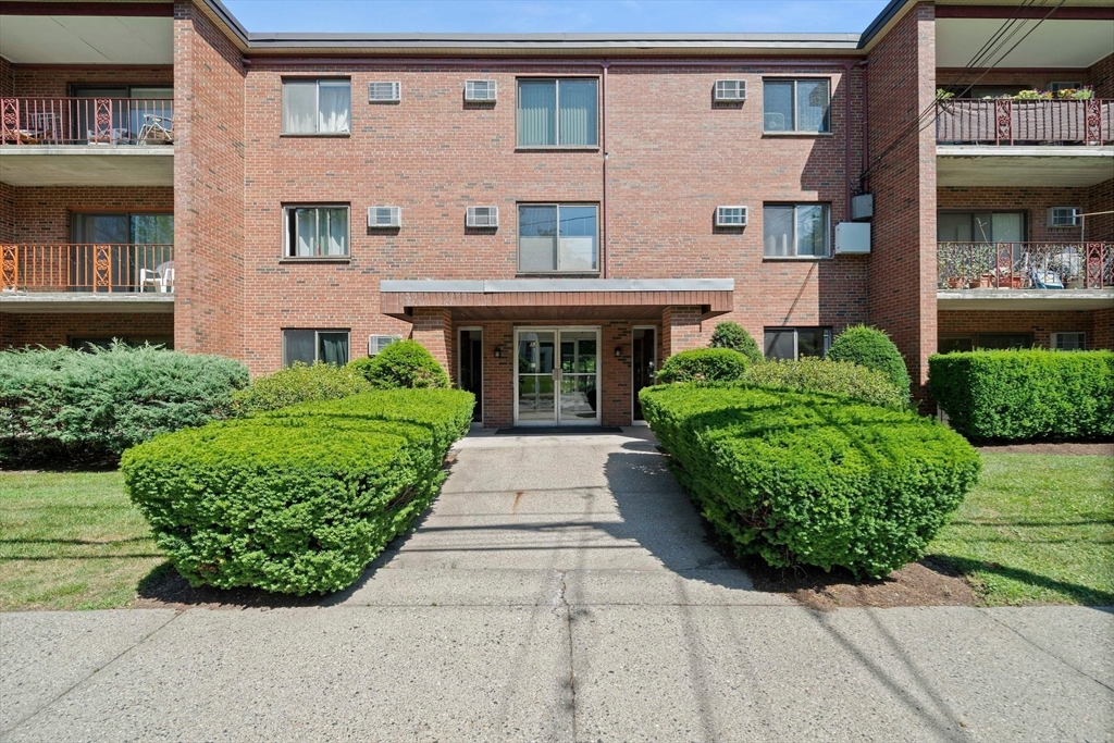 53 Paul St 11