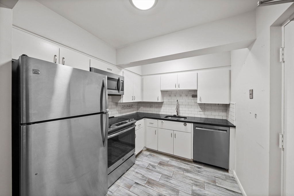 53 Paul St 11