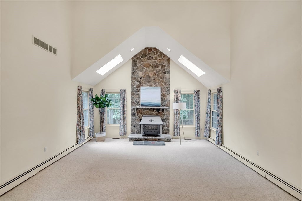 4 Crestview Rd