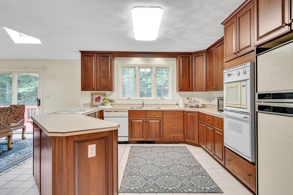 4 Crestview Rd, Bedford, MA, 4 Crestview Rd, Bedford, MA Photo #7