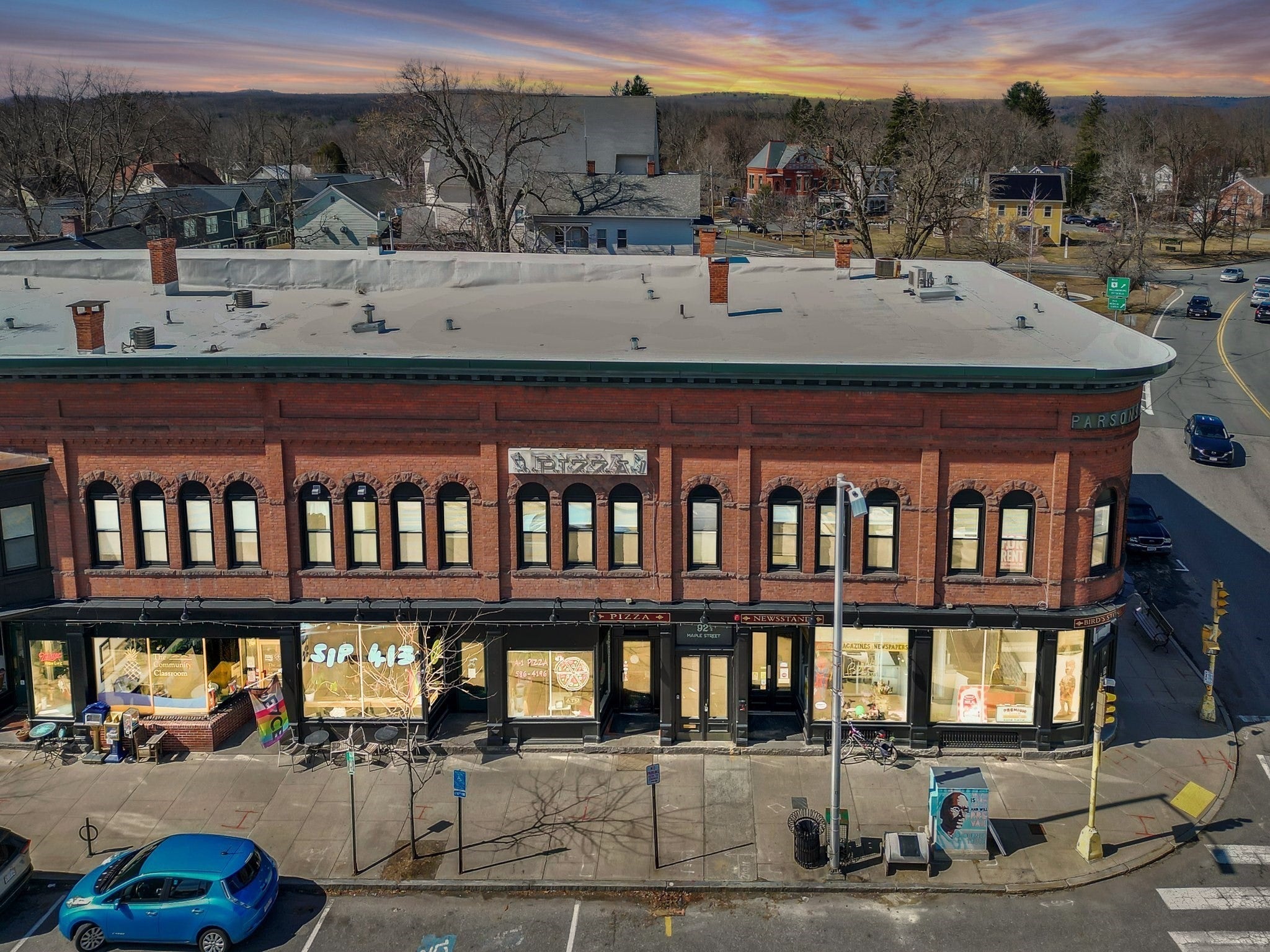 76 Maple St