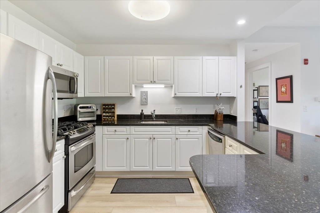 614 Pond St 1303