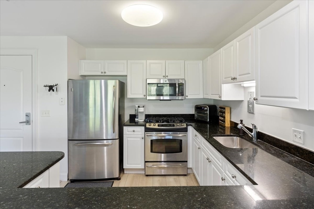 614 Pond St 1303