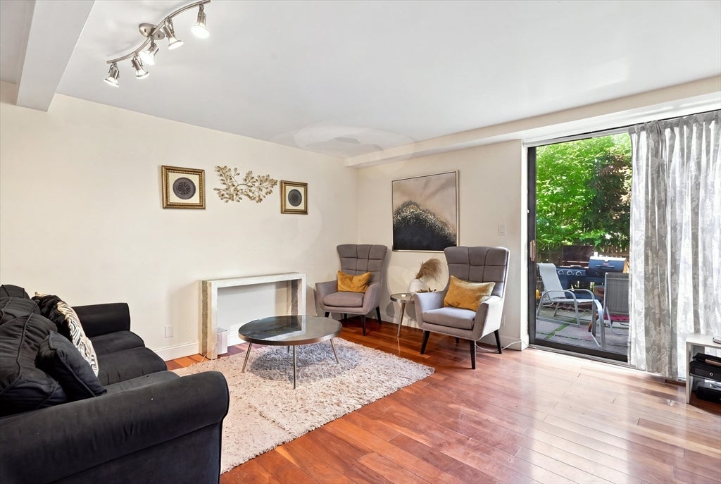 3 Longwood Dr #103, Andover, MA, 3 Longwood Dr #103, Andover, MA Photo #6