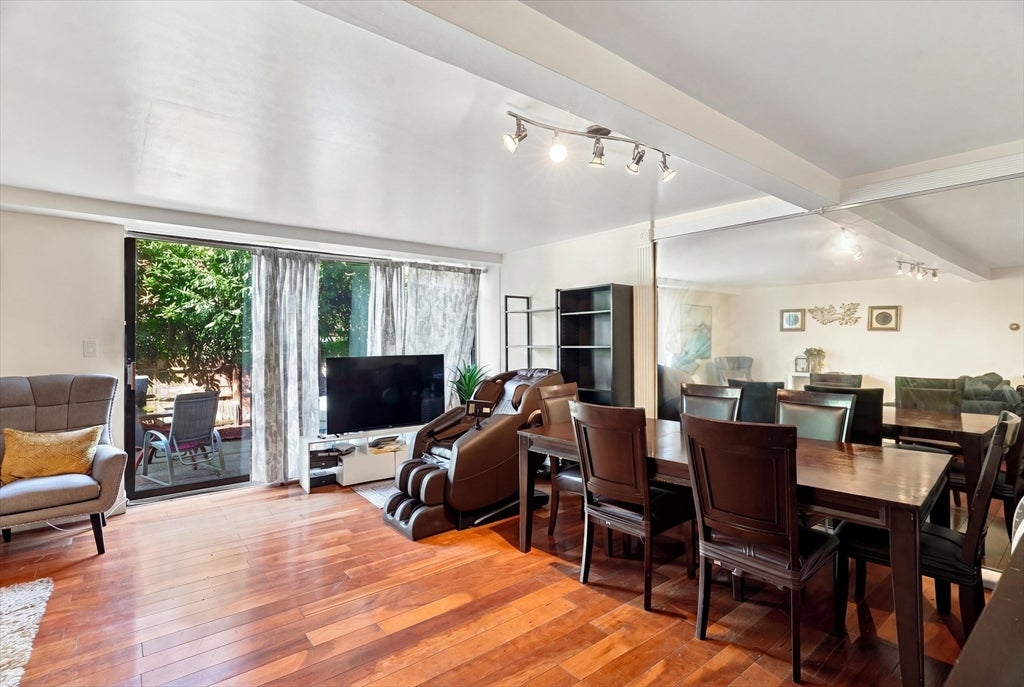 3 Longwood Dr 103