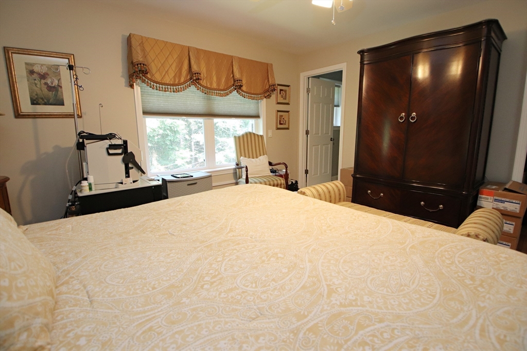 Saugus, Massachusetts 01906, United States, 3 Bedrooms Bedrooms, ,3 BathroomsBathrooms,Residential,Active,180678