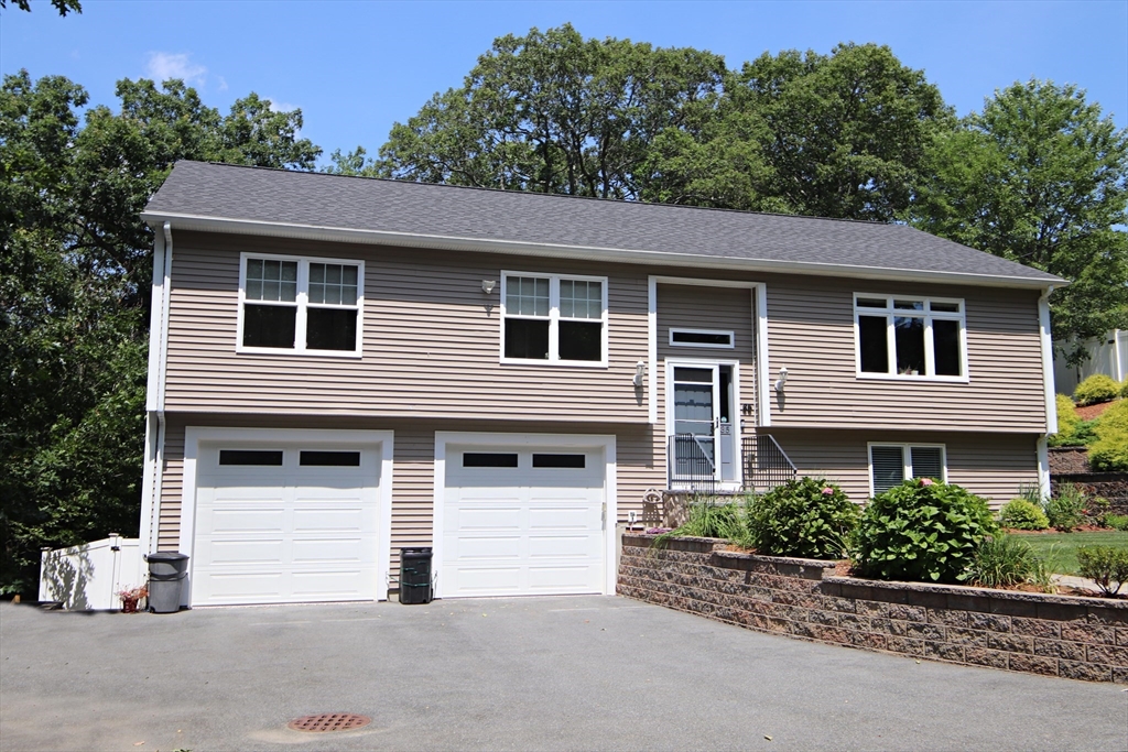 Saugus, Massachusetts 01906, United States, 3 Bedrooms Bedrooms, ,3 BathroomsBathrooms,Residential,Active,180678