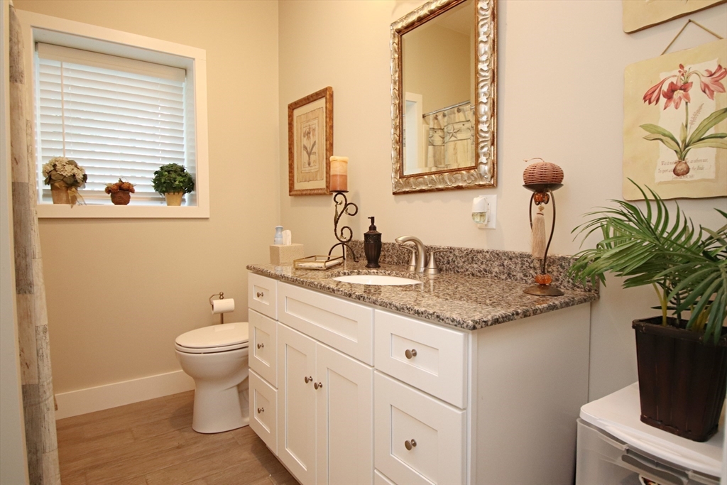 Saugus, Massachusetts 01906, United States, 3 Bedrooms Bedrooms, ,3 BathroomsBathrooms,Residential,Active,180678