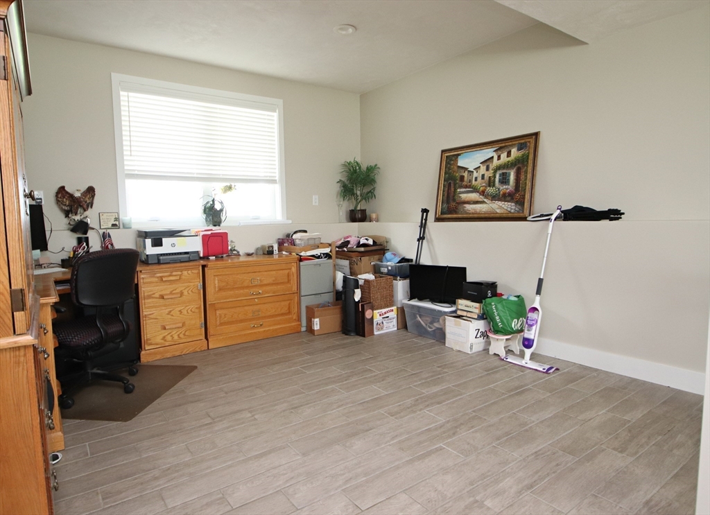 Saugus, Massachusetts 01906, United States, 3 Bedrooms Bedrooms, ,3 BathroomsBathrooms,Residential,Active,180678