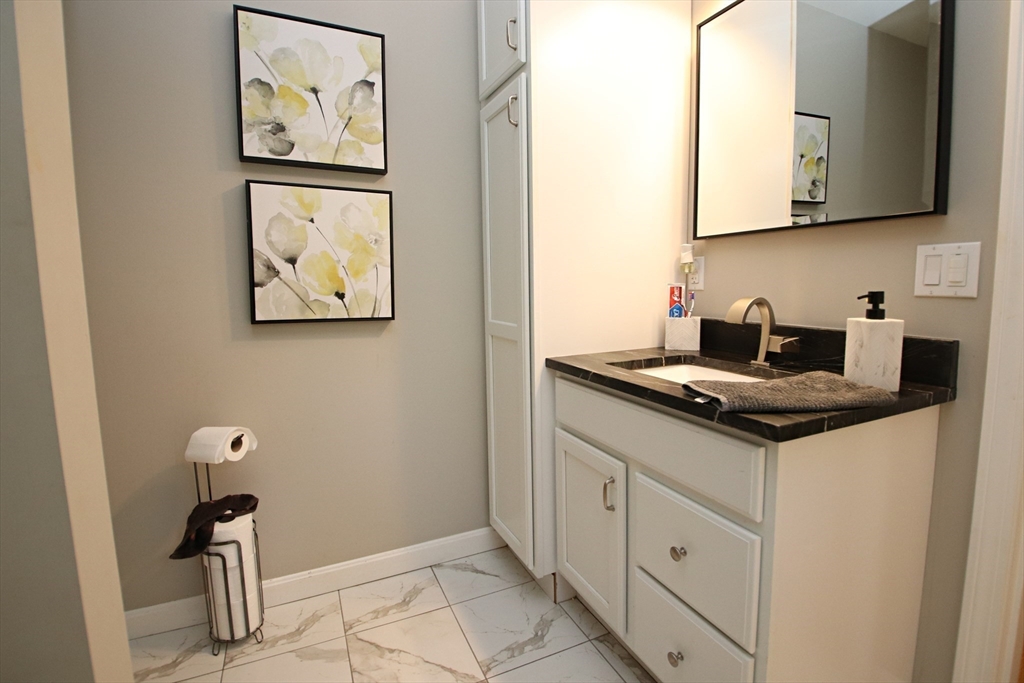 Saugus, Massachusetts 01906, United States, 3 Bedrooms Bedrooms, ,3 BathroomsBathrooms,Residential,Active,180678