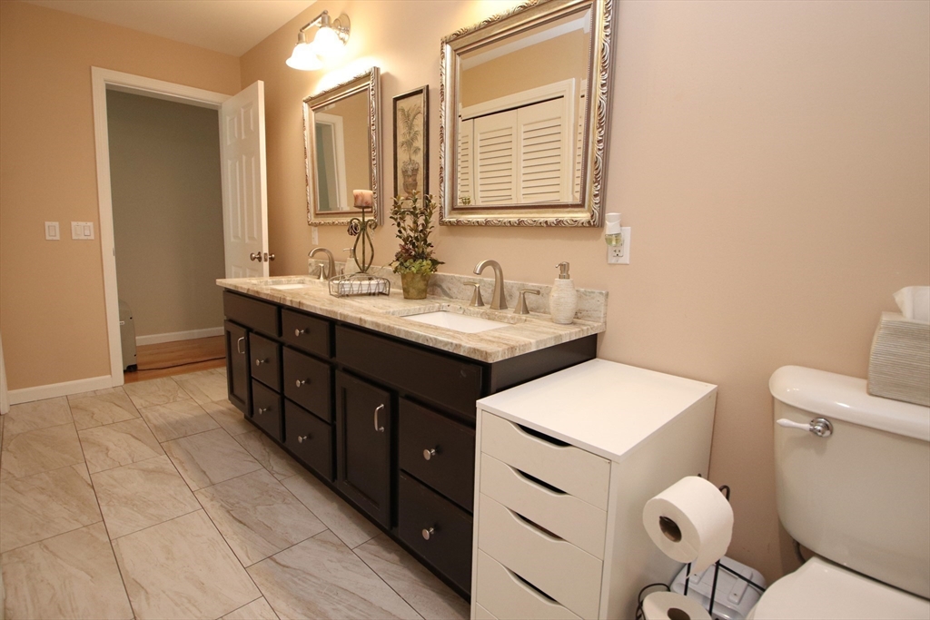 Saugus, Massachusetts 01906, United States, 3 Bedrooms Bedrooms, ,3 BathroomsBathrooms,Residential,Active,180678