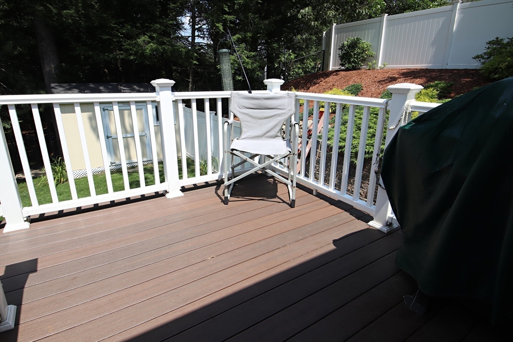 Saugus, Massachusetts 01906, United States, 3 Bedrooms Bedrooms, ,3 BathroomsBathrooms,Residential,Active,180678