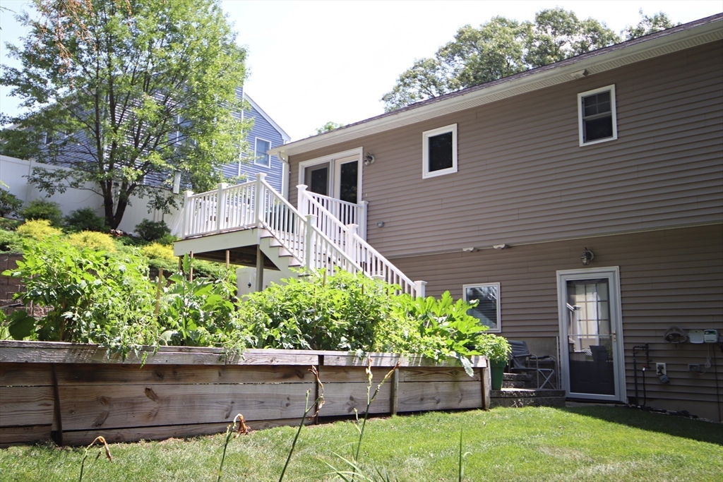 Saugus, Massachusetts 01906, United States, 3 Bedrooms Bedrooms, ,3 BathroomsBathrooms,Residential,Active,180678