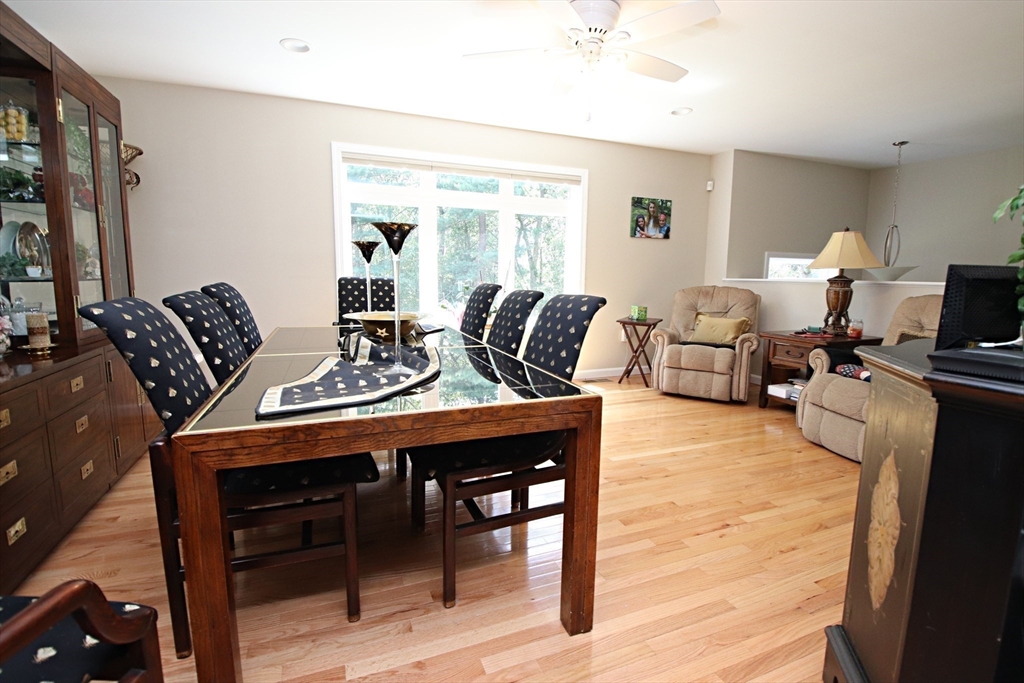 Saugus, Massachusetts 01906, United States, 3 Bedrooms Bedrooms, ,3 BathroomsBathrooms,Residential,Active,180678