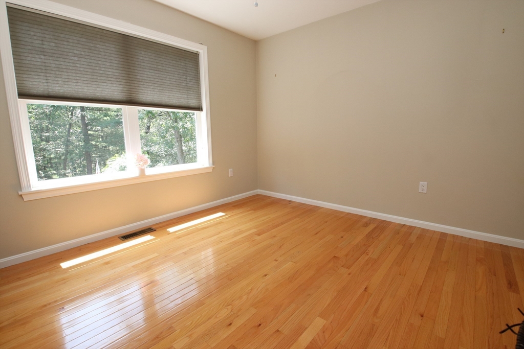 Saugus, Massachusetts 01906, United States, 3 Bedrooms Bedrooms, ,3 BathroomsBathrooms,Residential,Active,180678