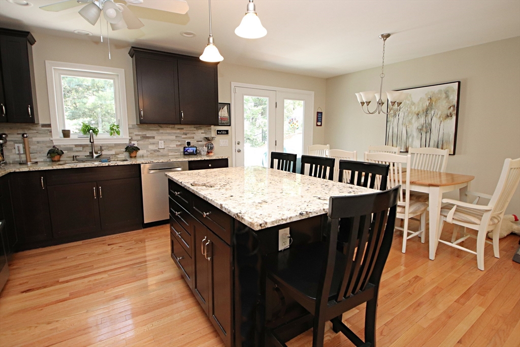 Saugus, Massachusetts 01906, United States, 3 Bedrooms Bedrooms, ,3 BathroomsBathrooms,Residential,Active,180678