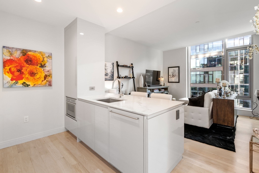 133 Seaport Blvd 1719