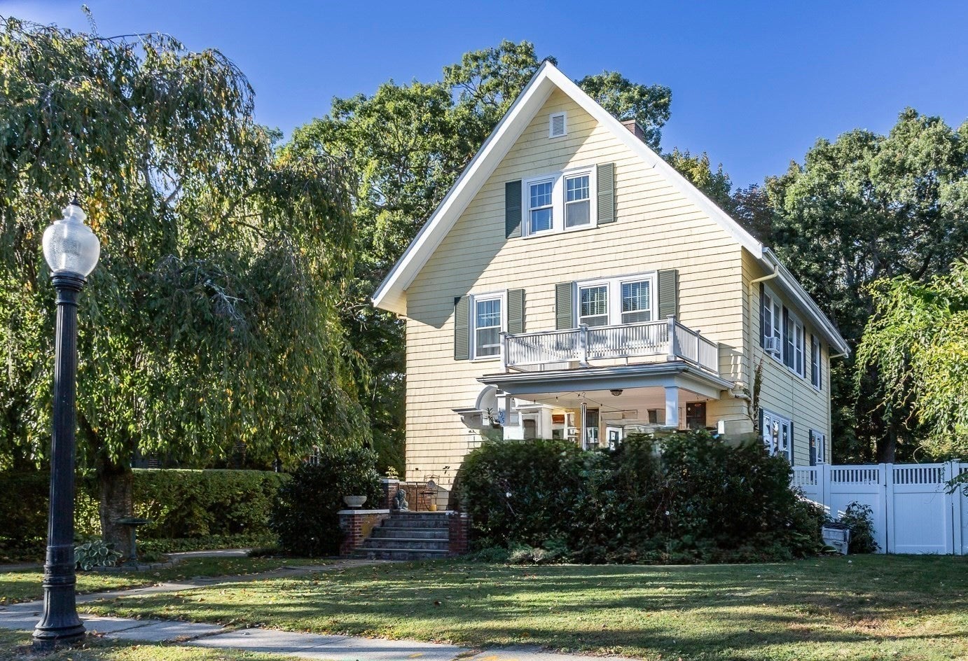 Photo of 195 Bedford Street, New Bedford, MA