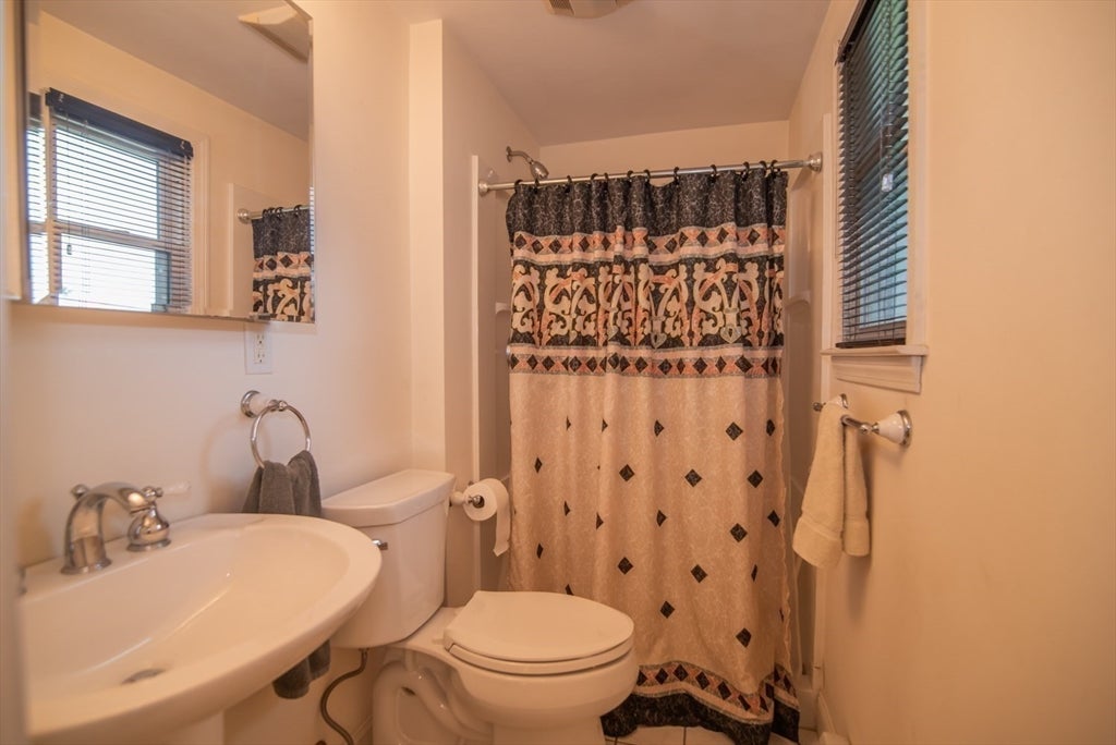 10 Magnolia Rd, Methuen, MA, 10 Magnolia Rd, Methuen, MA Photo #27