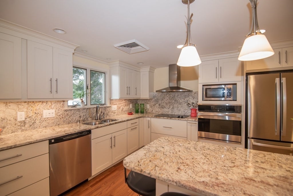 10 Magnolia Rd, Methuen, MA, 10 Magnolia Rd, Methuen, MA Photo #9
