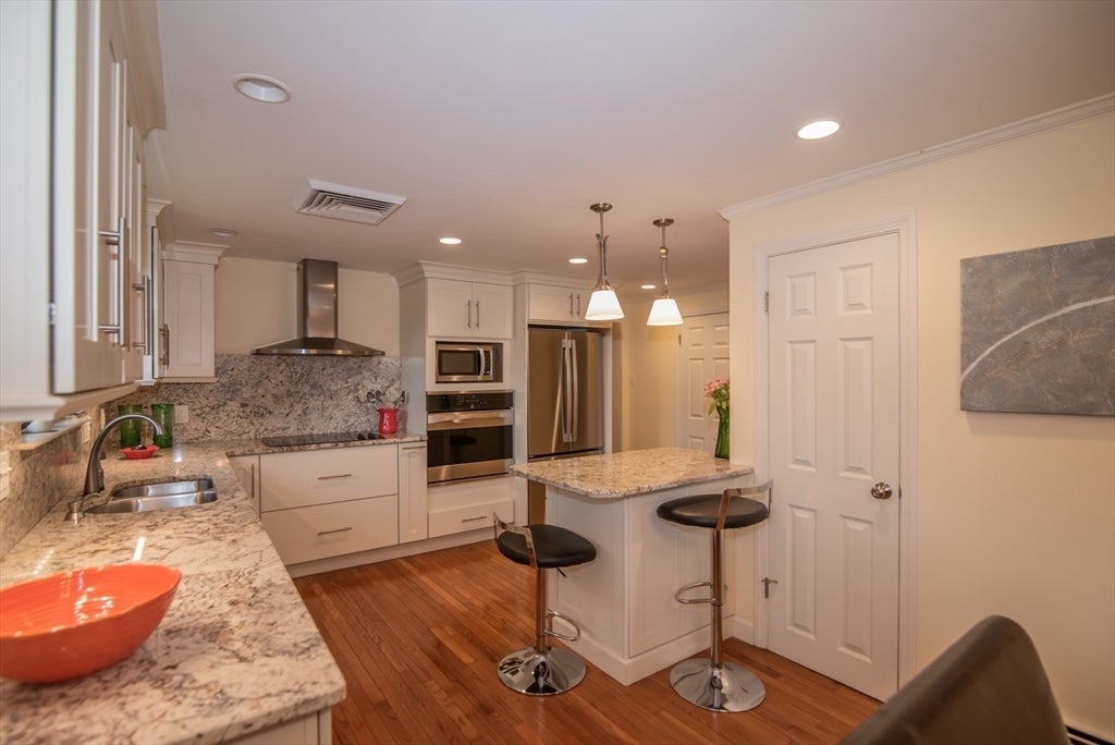 10 Magnolia Rd, Methuen, MA, 10 Magnolia Rd, Methuen, MA Photo #11