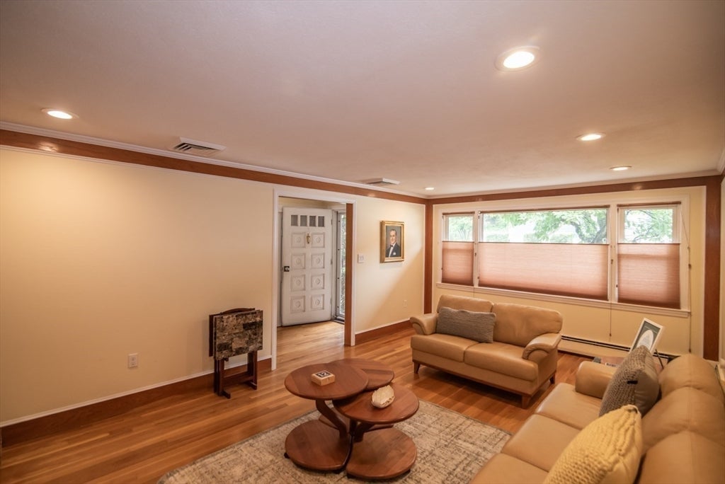 10 Magnolia Rd, Methuen, MA, 10 Magnolia Rd, Methuen, MA Photo #18