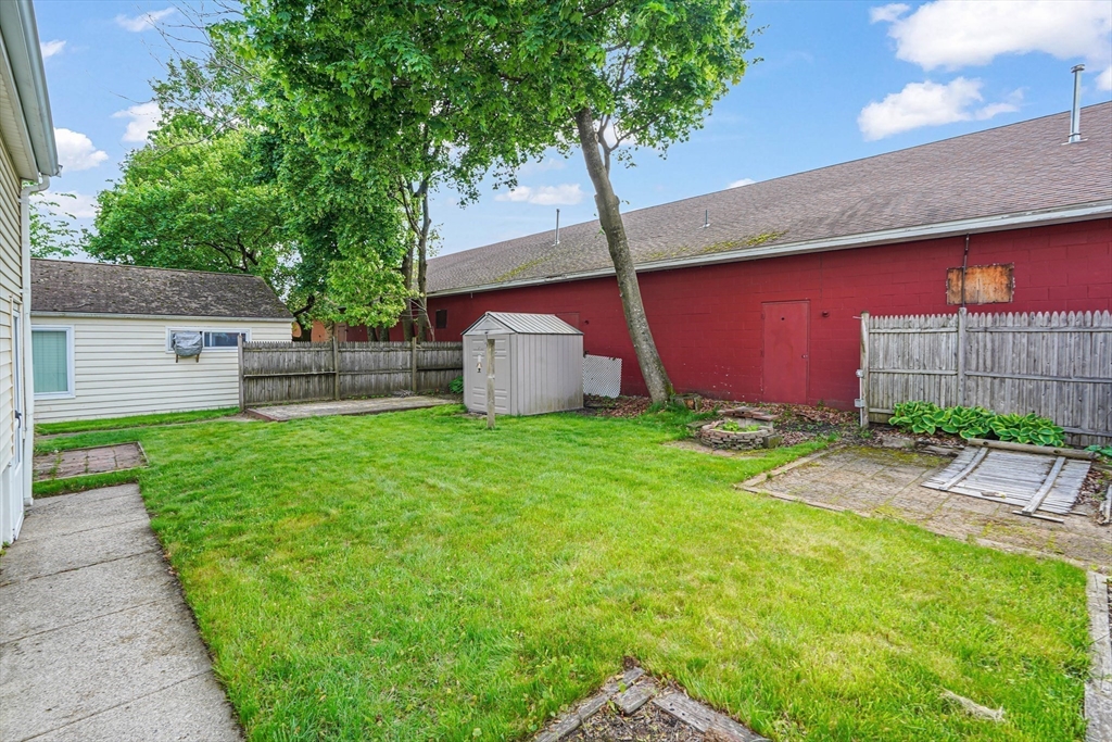 6 Gleason Rd