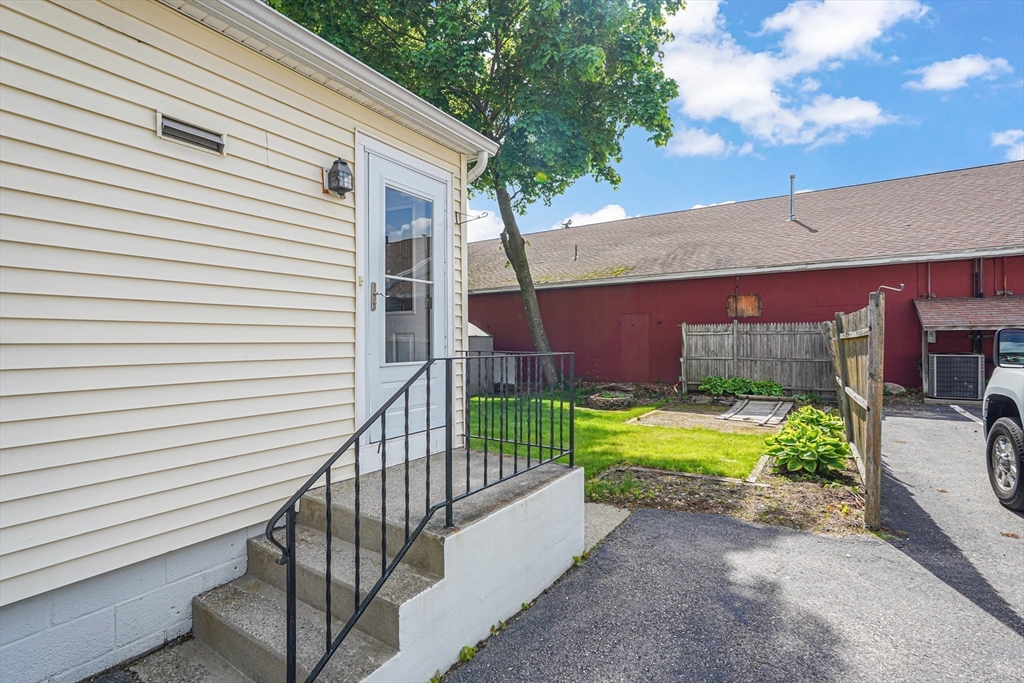 6 Gleason Rd