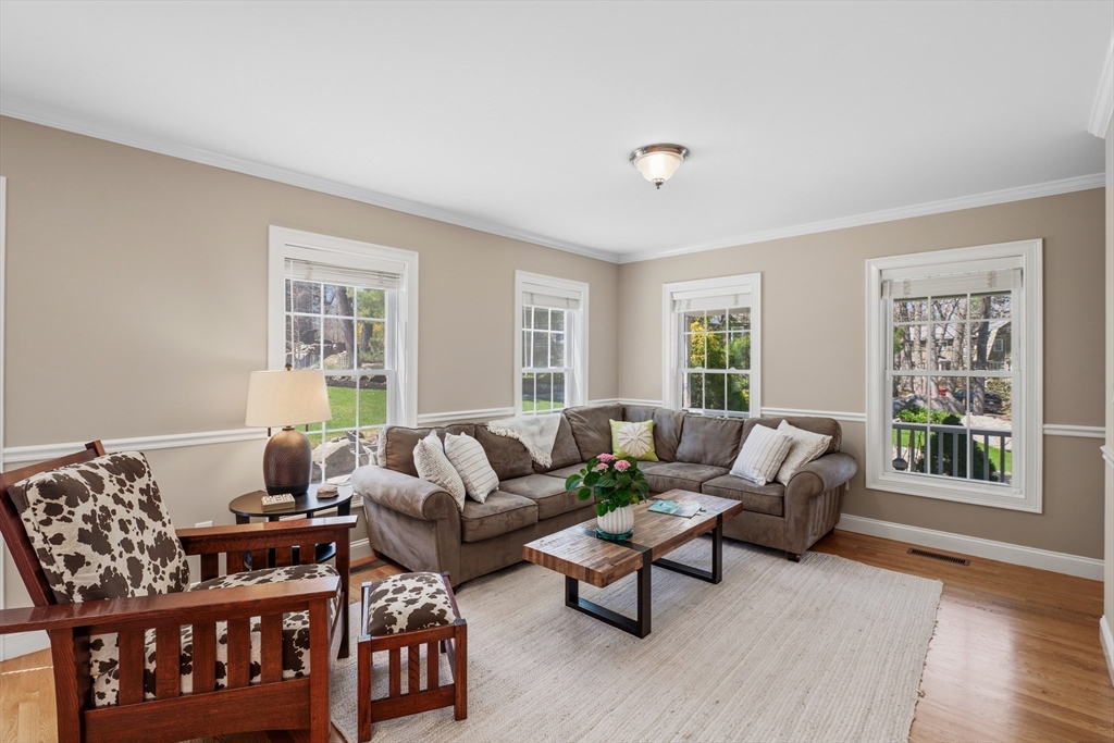 18 Montserrat Rd