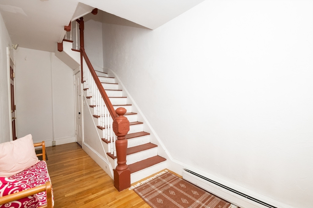 32 Almont St 32-1