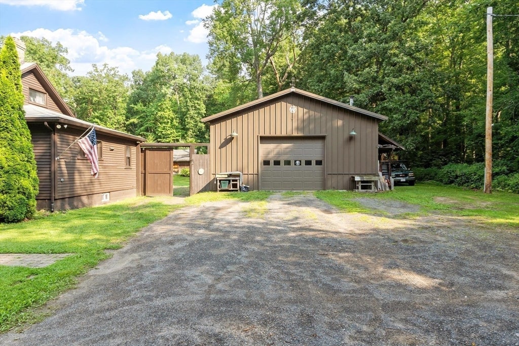 366 Allen Rd, Belchertown, MA, 366 Allen Rd, Belchertown, MA Photo #2