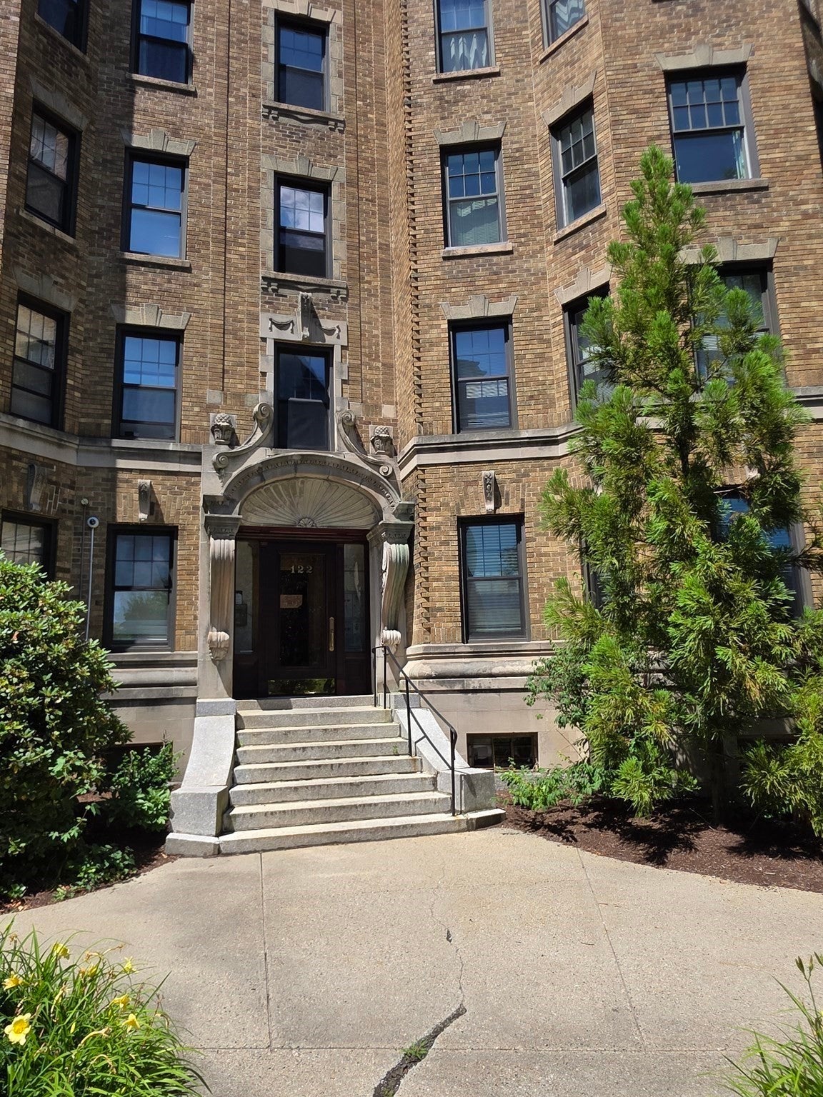 122 Riverway #10, Boston, MA Photo #1