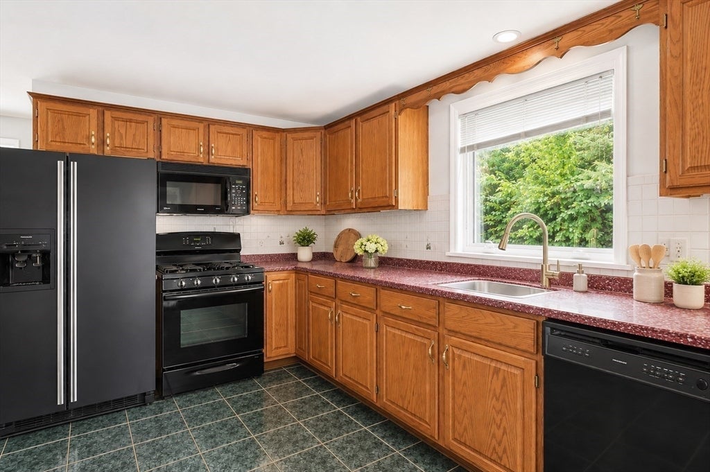 81 Grant Avenue 81