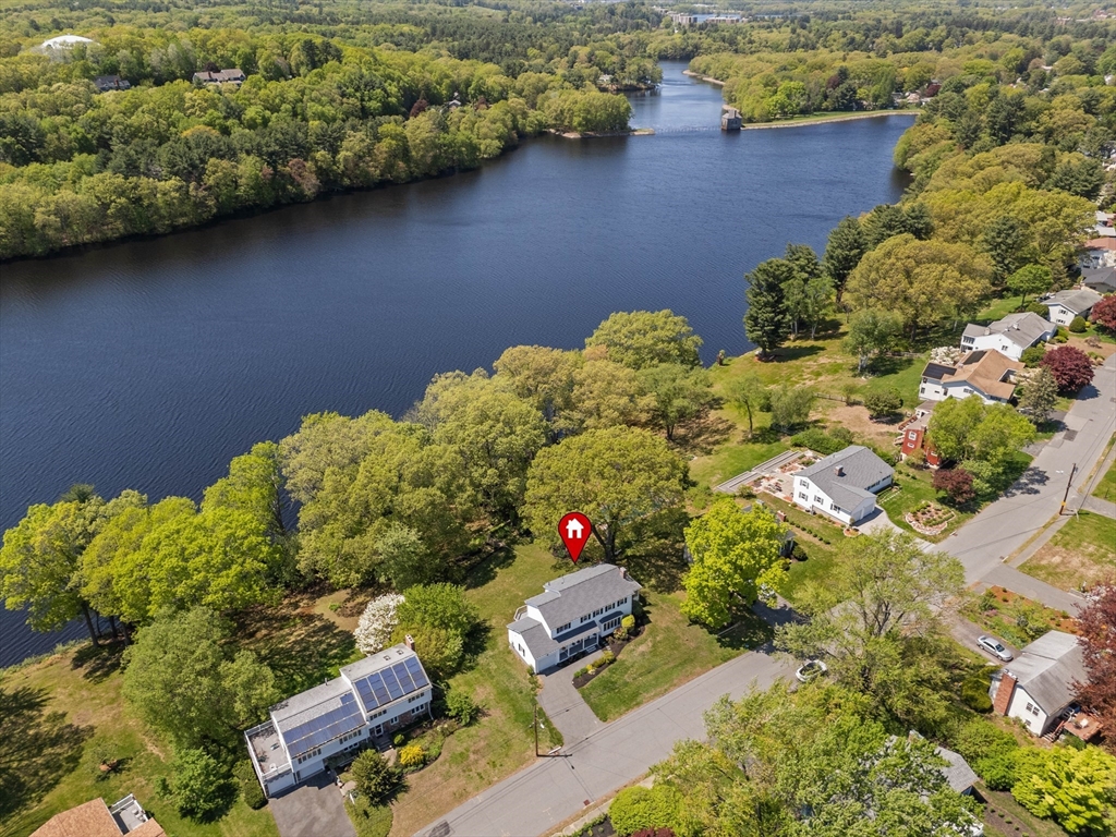 35 Crest Road