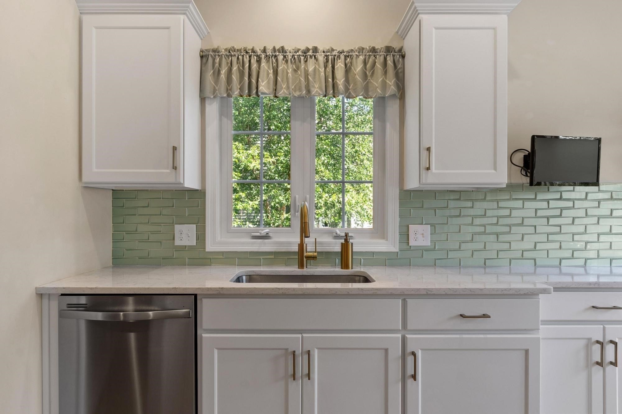 136 Skyline Dr 136