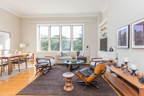 Photo of 17-19 Arlington St #23, Boston, MA 02116 (MLS # 73439664)
