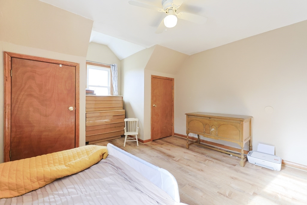 Uxbridge, Massachusetts 01569, United States, 3 Bedrooms Bedrooms, ,3 BathroomsBathrooms,Residential,Active,245887