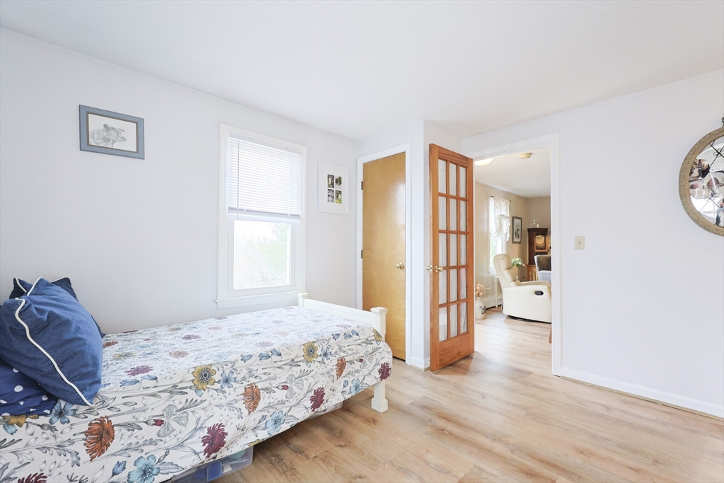 Uxbridge, Massachusetts 01569, United States, 3 Bedrooms Bedrooms, ,3 BathroomsBathrooms,Residential,Active,245887