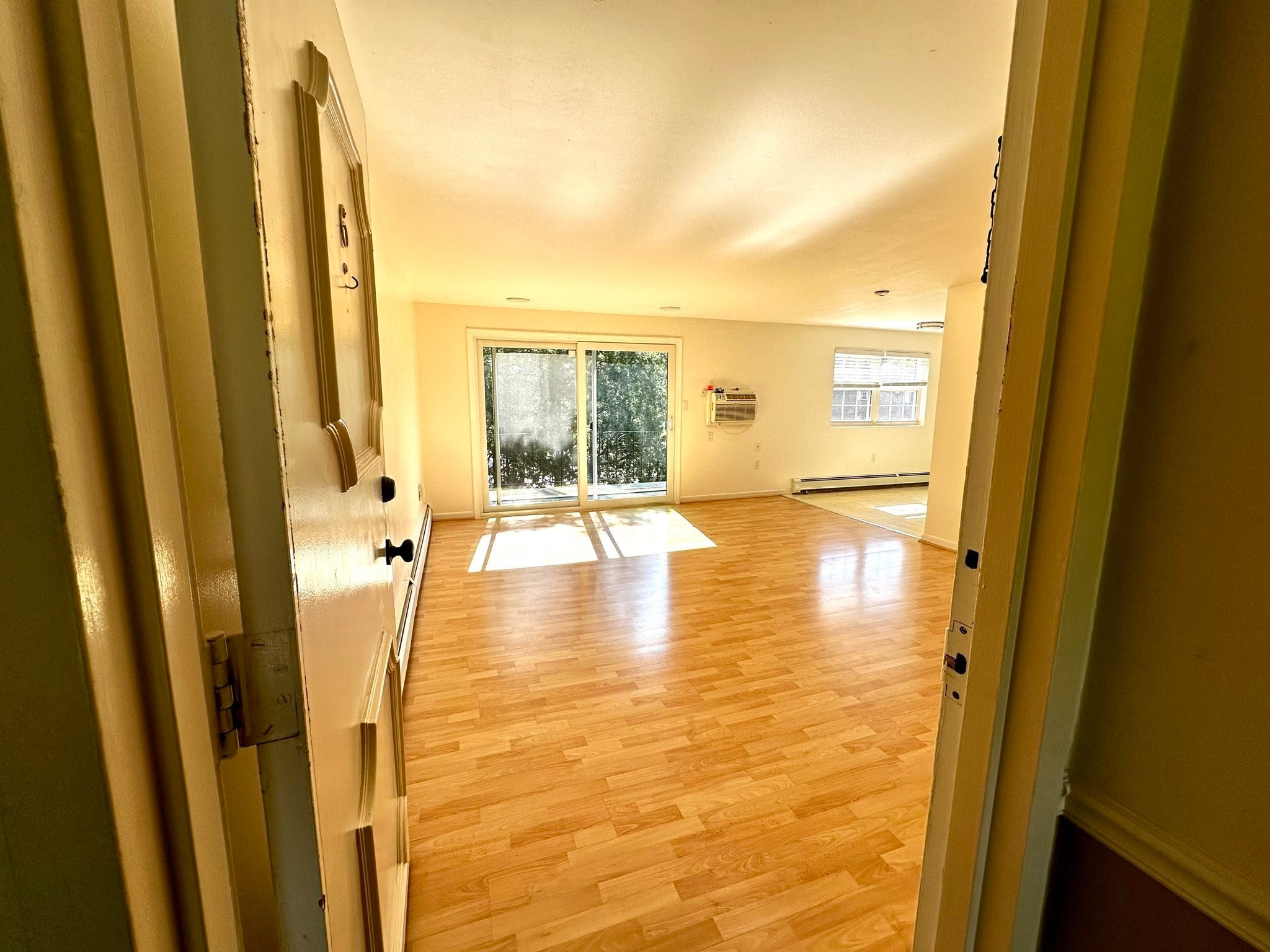 Click for 45 Edgelawn Avenue #6, North Andover, MA slideshow