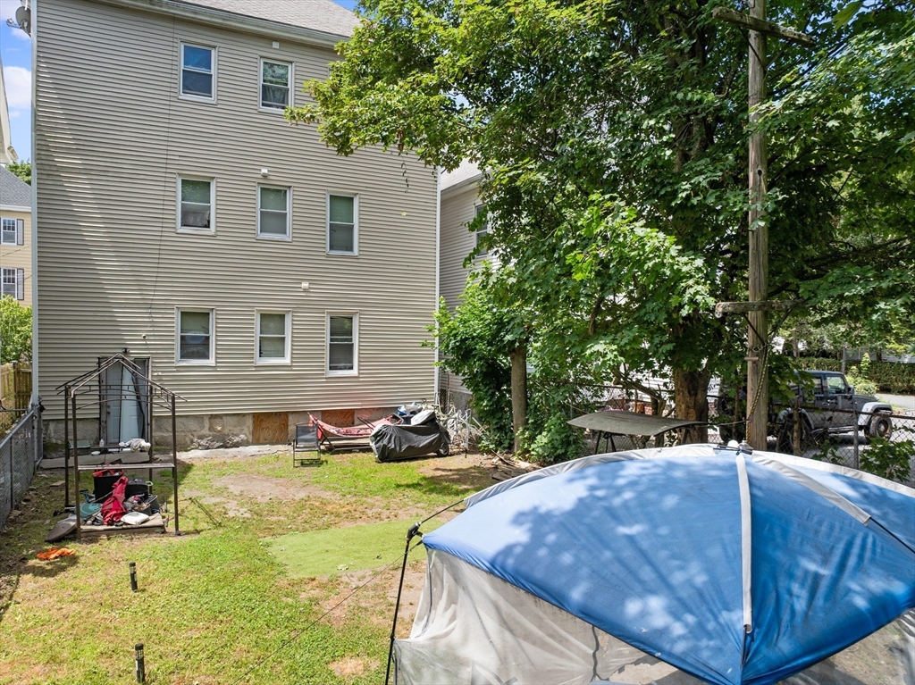164 Richmond St