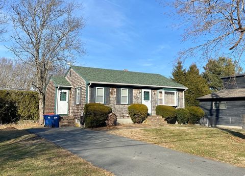 32 Seaview Ave Fairhaven MA 02719