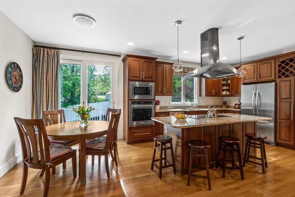 10 Heritage Ln