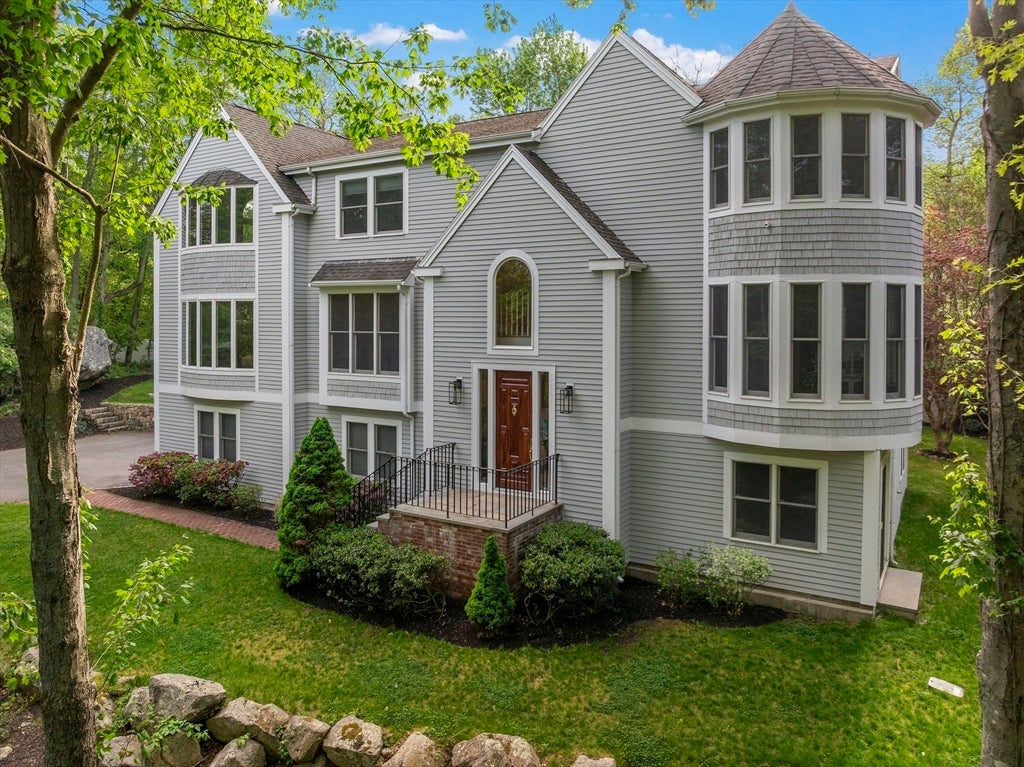 10 Heritage Ln